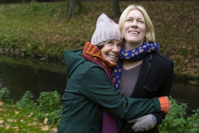 coppia di donne al parco