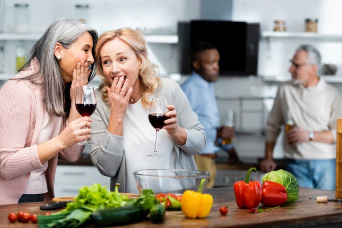 donne parlano di pavimento pelvico